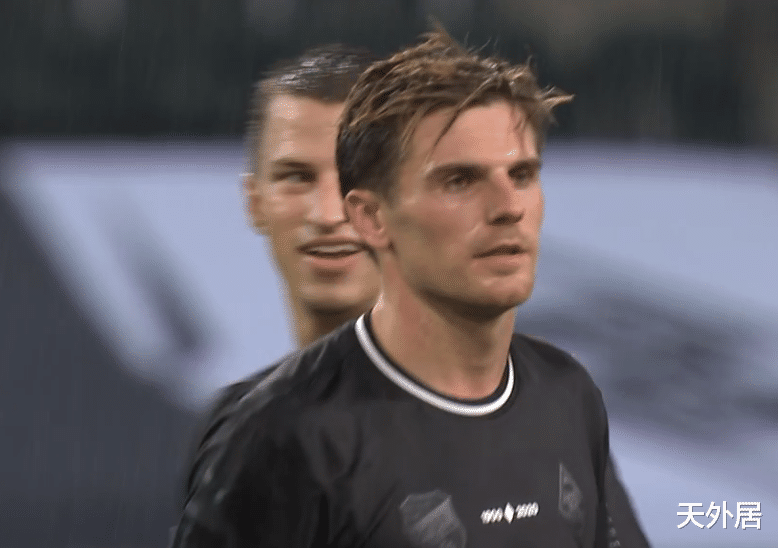 莱比锡|0-1！德甲领头羊倒下，0-5曼联后再遭暴击，韩国锋霸心态炸了