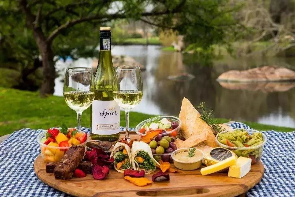 「生肖」5月下旬,这三个生肖诸事皆宜!好运来临,有梦想的都去实现吧!