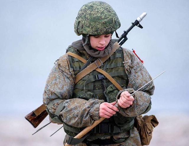 俄罗斯|俄罗斯露出残暴面孔，联手叙利亚打响反美复仇第一枪，猛攻7天7夜