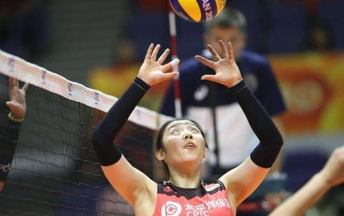 『郎平』东京二传之争，刁、梅、姚三选一！球迷：梅笑寒或以“白丁”胜出