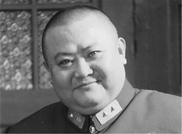 范绍增|比赌王还“牛”的范绍增,坐拥40位妻妾,享年83岁,至今未下葬