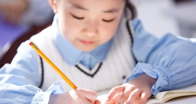 书法|如今高考都用电脑阅卷，孩子还要练字吗？什么时候开始练字最合理