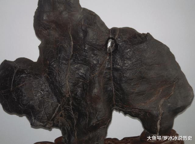 文玩▲有钱人看不上,穷人买不起的三种“大众”文玩,烂在手里卖不掉!