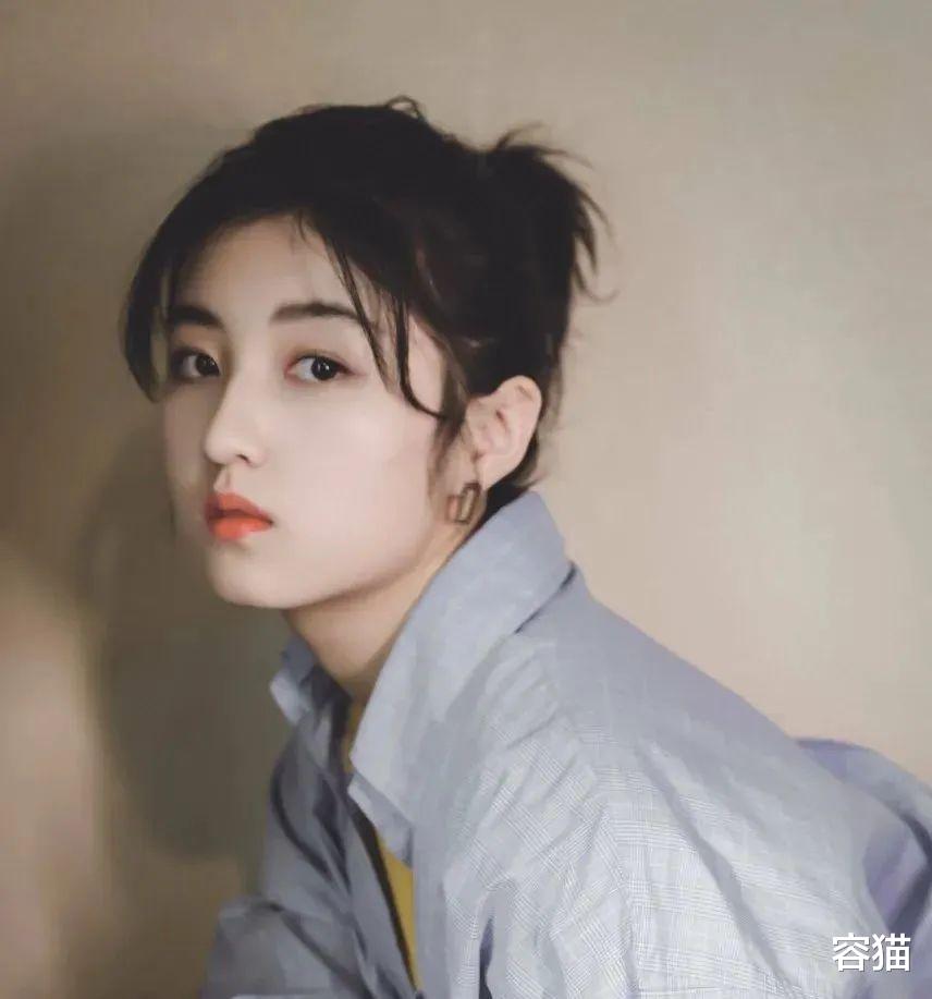 「张子枫」这还是当初因为斜方肌被全网嘲的张子枫么？生图都美的让人咋舌