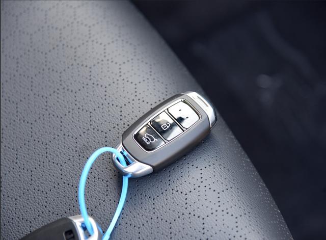 现代ix35▲17万跌至10万的合资SUV，油耗低还开不坏，买国产真不如选它香