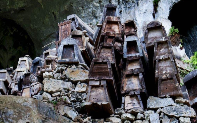 古墓|古墓挖出大量女尸，考古学家公布DNA结果，真实身份令人太意外