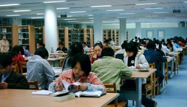 大学生@教育厅最新通知,大学生迎来好消息?网友:开学不能着急