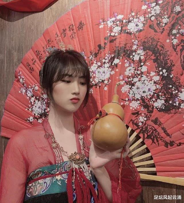 [华为]她是华为小公主！气质颜值惊为天人 外媒称是最美东方名媛