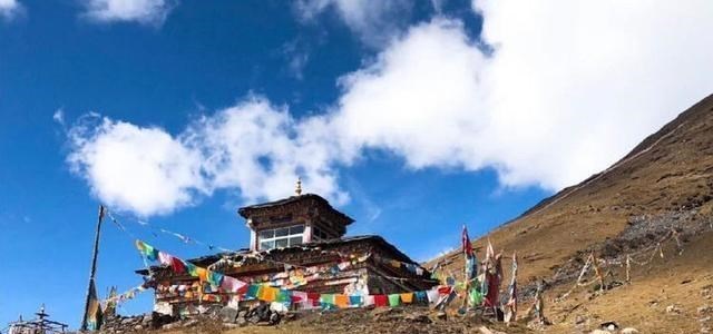 川西|我国又一川西秘境被发现,到处是萌人土拨鼠,让你来了就不想走!