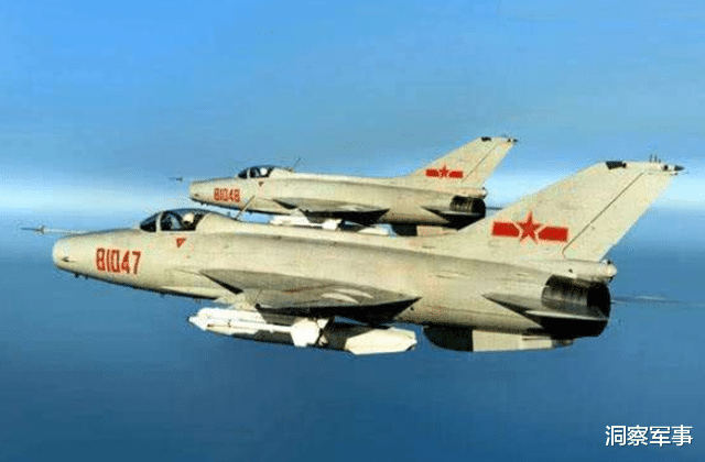 空军|反击战第10天，我军出动数百架战机，一小时后又全部返航了