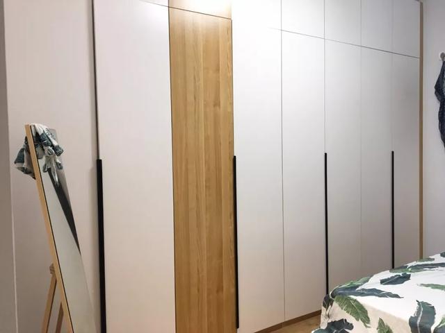 |衣柜也可以撞色，颜色撞得对，衣柜也可以很美