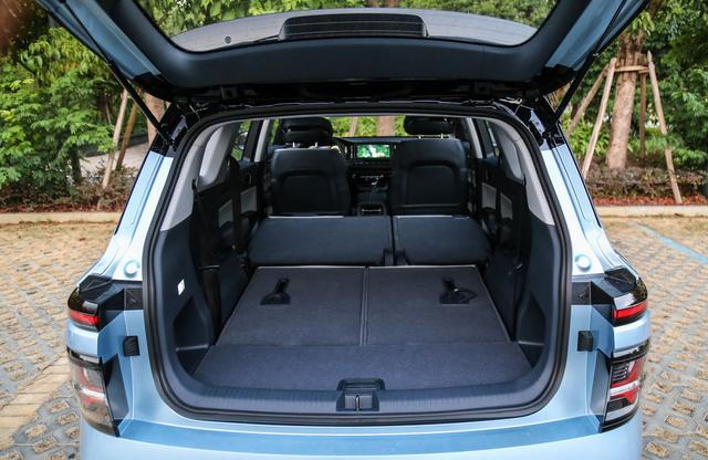 长安CS75|真正厚道的MPV,轴距接近汉兰达,入门就是高配,仅7.88万起