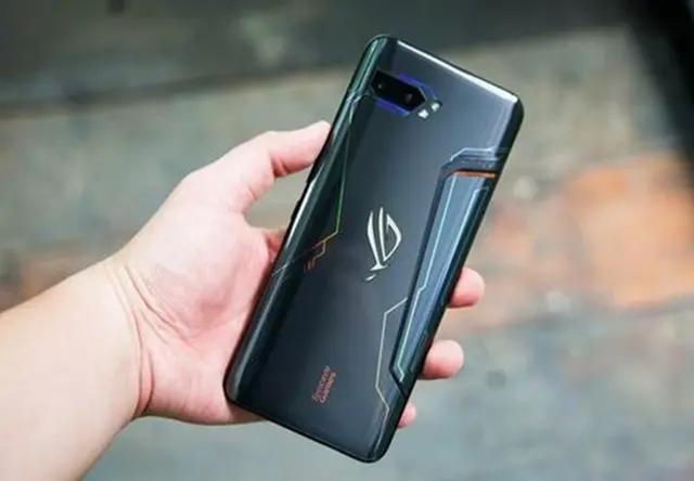 5G:“败家之眼”游戏手机,12G运存+1T储存,网友:能存不少片!