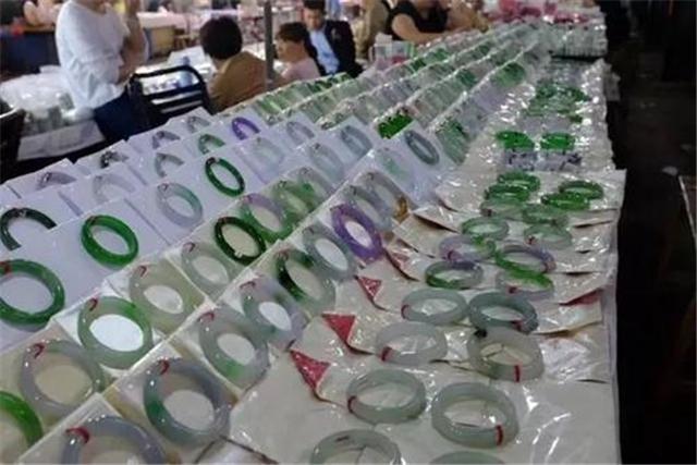 翡翠|什么是翡翠的头货和尾货？