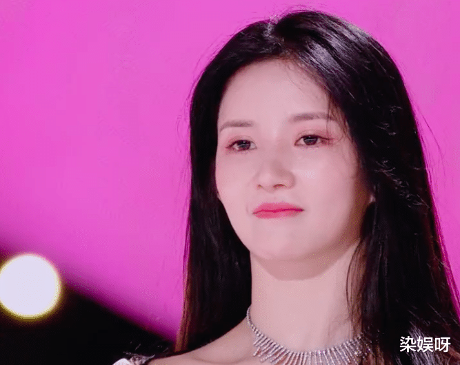 宋茜@《创造营》也有皇族？跳舞摔倒都能晋级，5位导师只有宋茜说真话