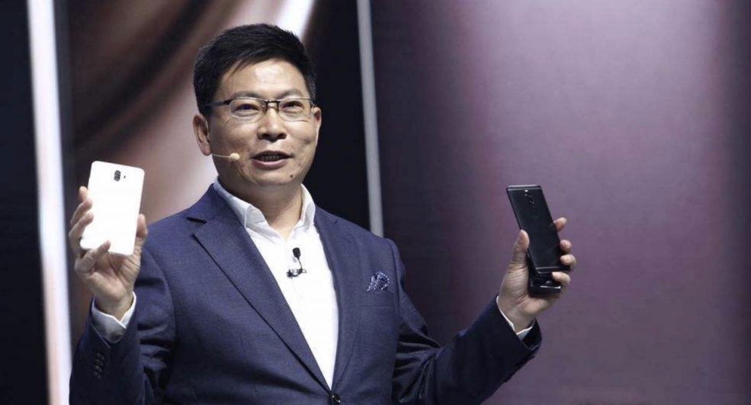 万超|华为火力全开，四曲面+5000万超感知+猛降650，余承东诚意满满