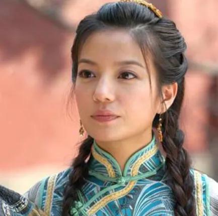 赵薇|赵薇最美的4个角色，小燕子、陆依萍不算啥，最后一个才是颜值巅峰