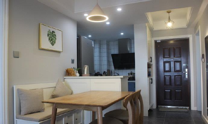 |头一次见这么活泼的北欧风装修,太喜欢客厅的配色了