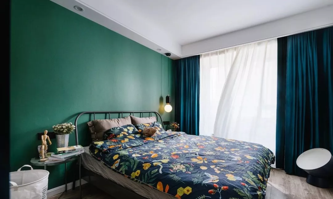 睡前脱下的衣服放哪儿？看别人都怎么做