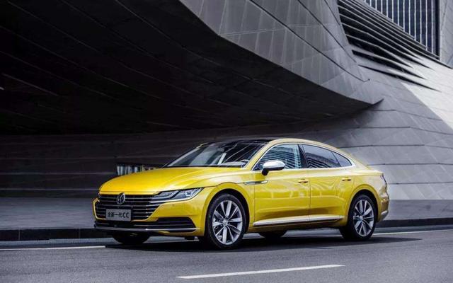 「本田」优惠4万块，大众高颜值轿跑全新CC现\白菜价\，你会动心吗？