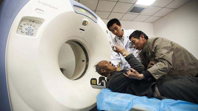 医生|AI让MRI成像快了4倍,核磁检查再也不用排队了