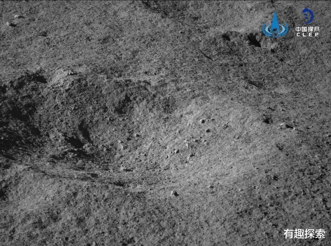 月球@好消息！玉兔2号再在月球发现亮色异物，反射率较高，现重点探测