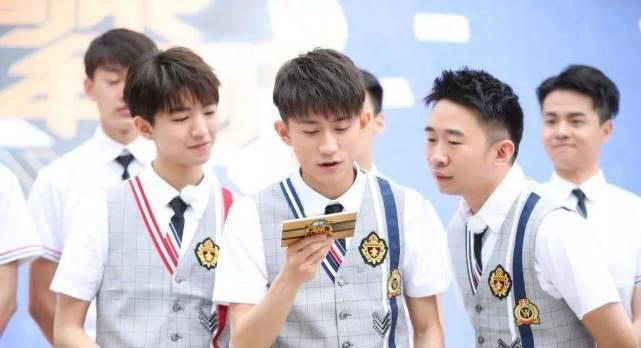 明星|“被停播”的几档综艺，高能少年团上榜，最后一个因明星太多被停