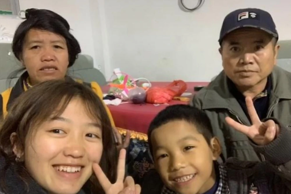 变形计|她是《变形计》中“神仙妹妹”，农村娃华丽转身，今穿名牌化浓妆