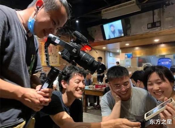 日本人沸騰瞭，日本導演拍攝中國“後疫情時代”，外交部回應來瞭-圖5
