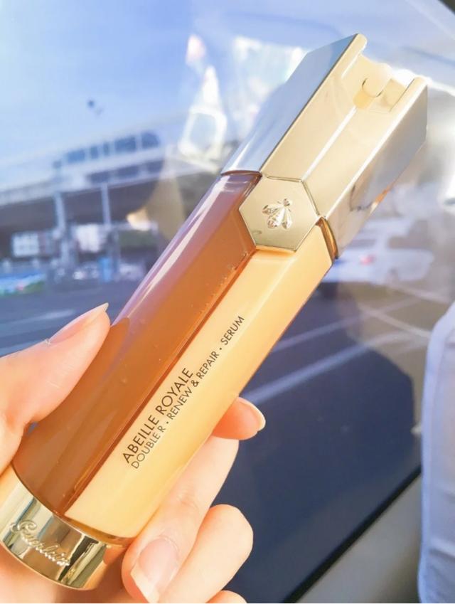 明星素颜■精致党爱用物精华篇：这些精华液美白去黄，素颜肌肤也能白到发光