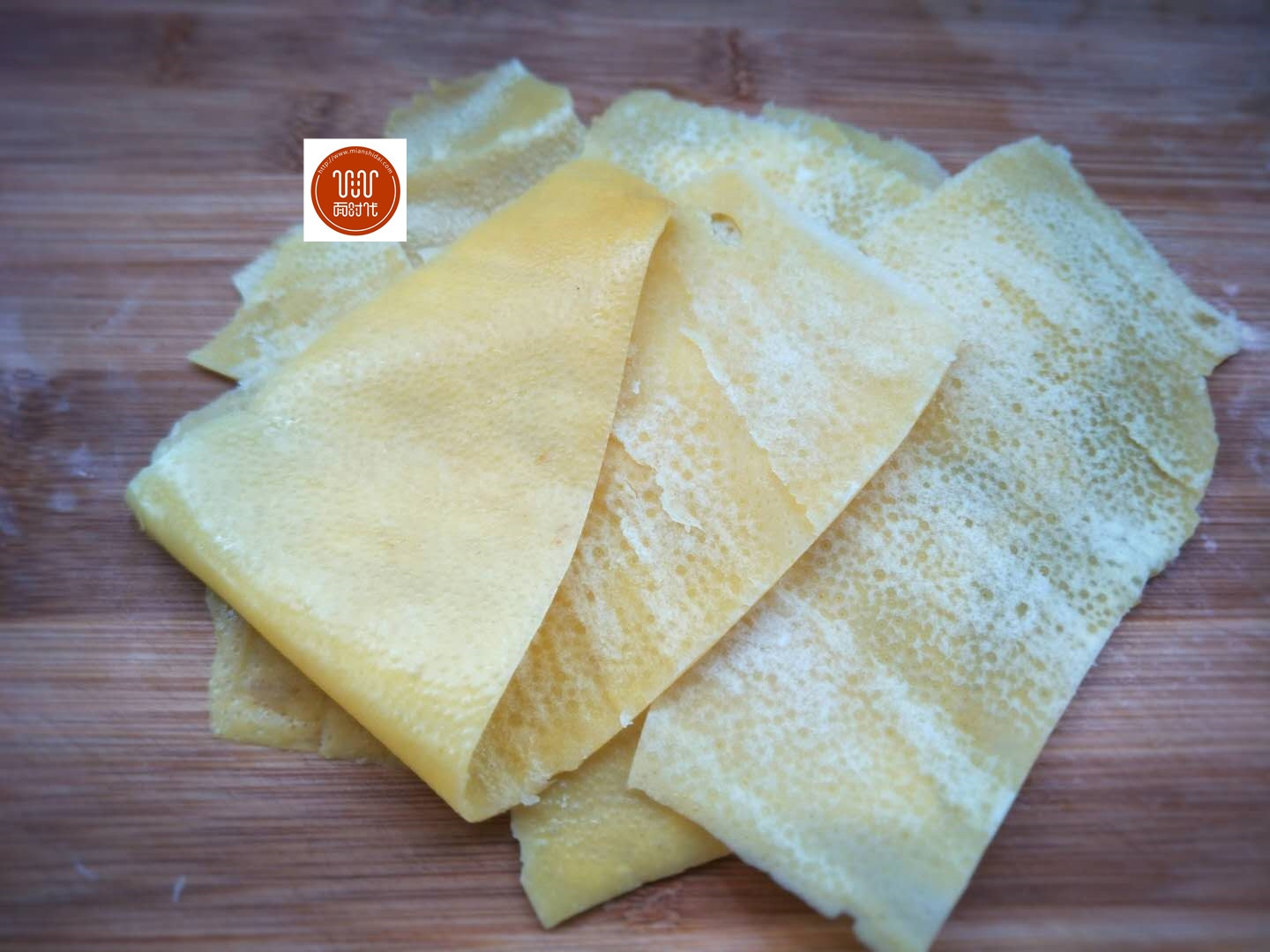 「蜂蜜」女人每天坚持吃这个，清香败火，淡斑嫩肤，不想变黄脸婆要试试！