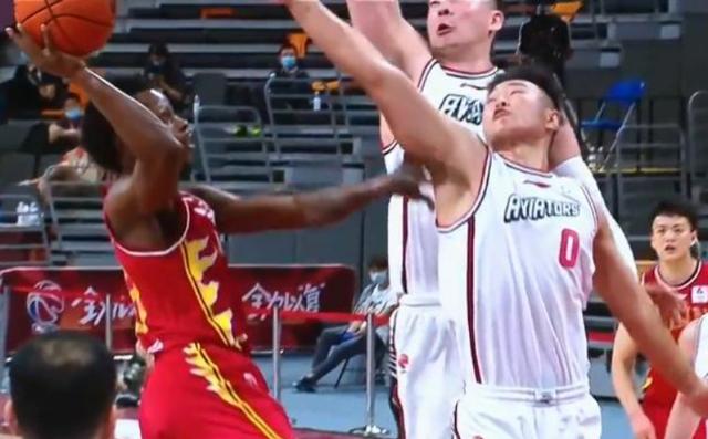 深圳男篮▲爆冷!CBA第4不敌全华班第13,末节0-10大崩盘,竟送对手起死回生
