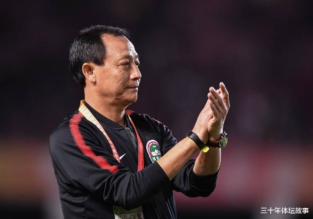 河南建业：建业迫不得已：王宝山接受央视采访让建业难堪，四连胜也难留队