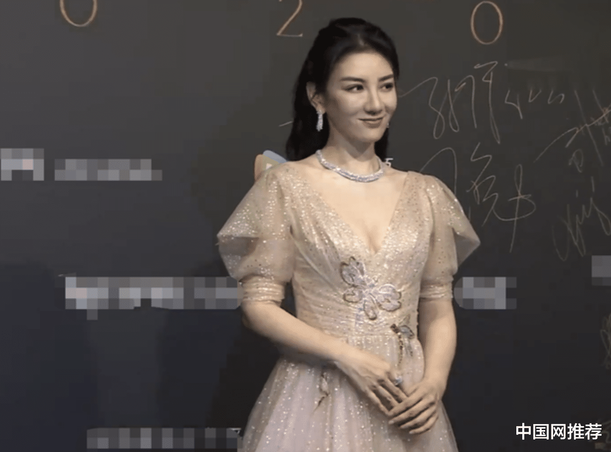 马保国|群星亮相ELLEMEN电影英雄盛典,范冰冰气质好金晨颜值高