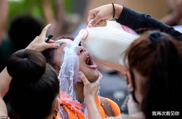 『美国』美国突发大规模暴动!万人洗劫全城 纵火烧楼 市民当街惨死