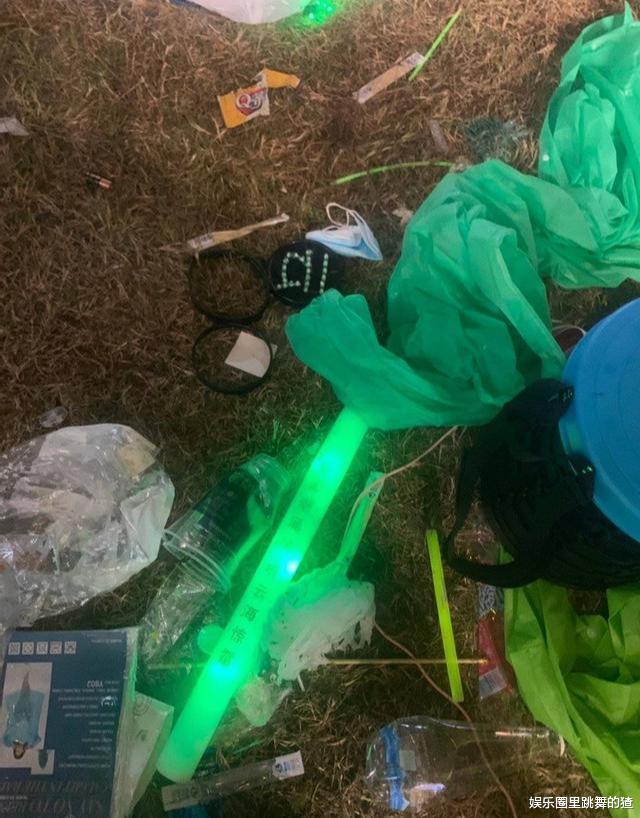 张云雷|张云雷上音乐节，粉丝素质低惹众怒，网友：插队还理直气壮？