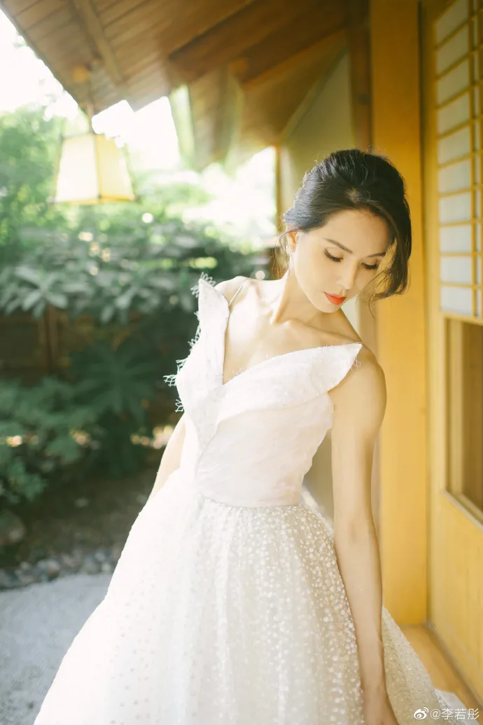 饮食|“神仙姐姐”李若彤近照刷屏：冻龄20年的秘诀是20年如一日的坚持健身