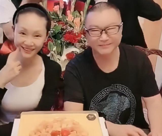 纤夫的爱|6次参加春晚，2次入狱，《纤夫的爱》两位主唱如今差距太大