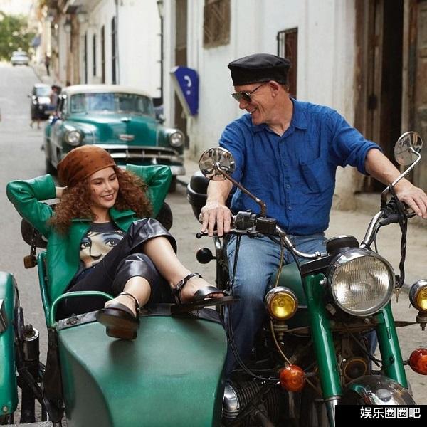 周杰伦|周杰伦为老丈人庆生！拥昆凌入怀幸福肥严重，网友：又喝奶茶了