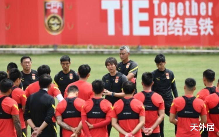 #国足#李铁收喜讯！今日起，5大无血统归化球员，已全部有了进国足资格