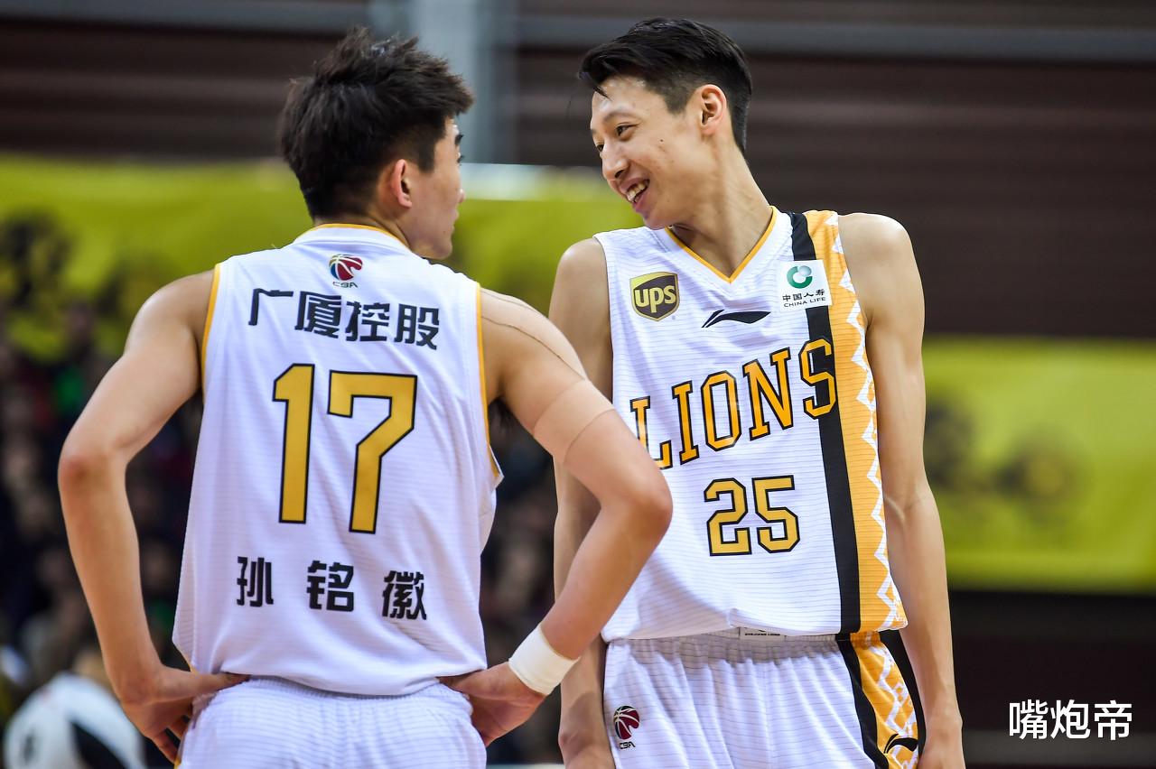 「林书豪」500万书豪又被弃用，只拿9分表情阴沉，国产小威少11+12+5完爆他