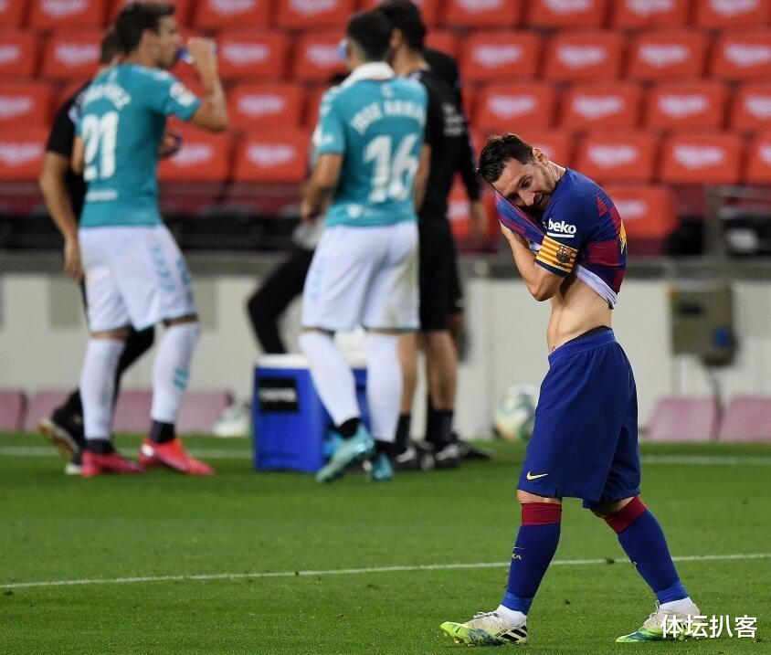 巴塞罗那|1-2,巴萨被绝杀丢冠:创下尴尬纪录,7200万巨星看台打哈欠!