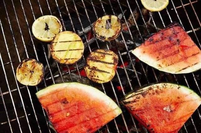 面包|嘲笑中华饮食？古欧洲国王享用之“美食”，宋朝的乞丐都不屑于吃