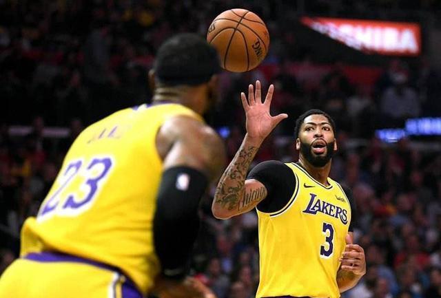 「快船队」悲剧！一个突如其来的消息，让快船退出了总冠军争夺战？