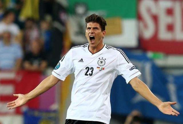 『德国队』超级马里奥恐将退役,他是日耳曼中锋的代表,盘点德国队史的锋霸