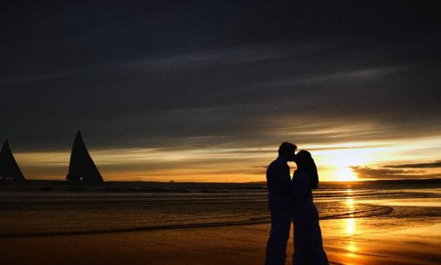 #标题党#情侣坐火车回家见家长，半夜女友病情发作，男子知道后直接分手！