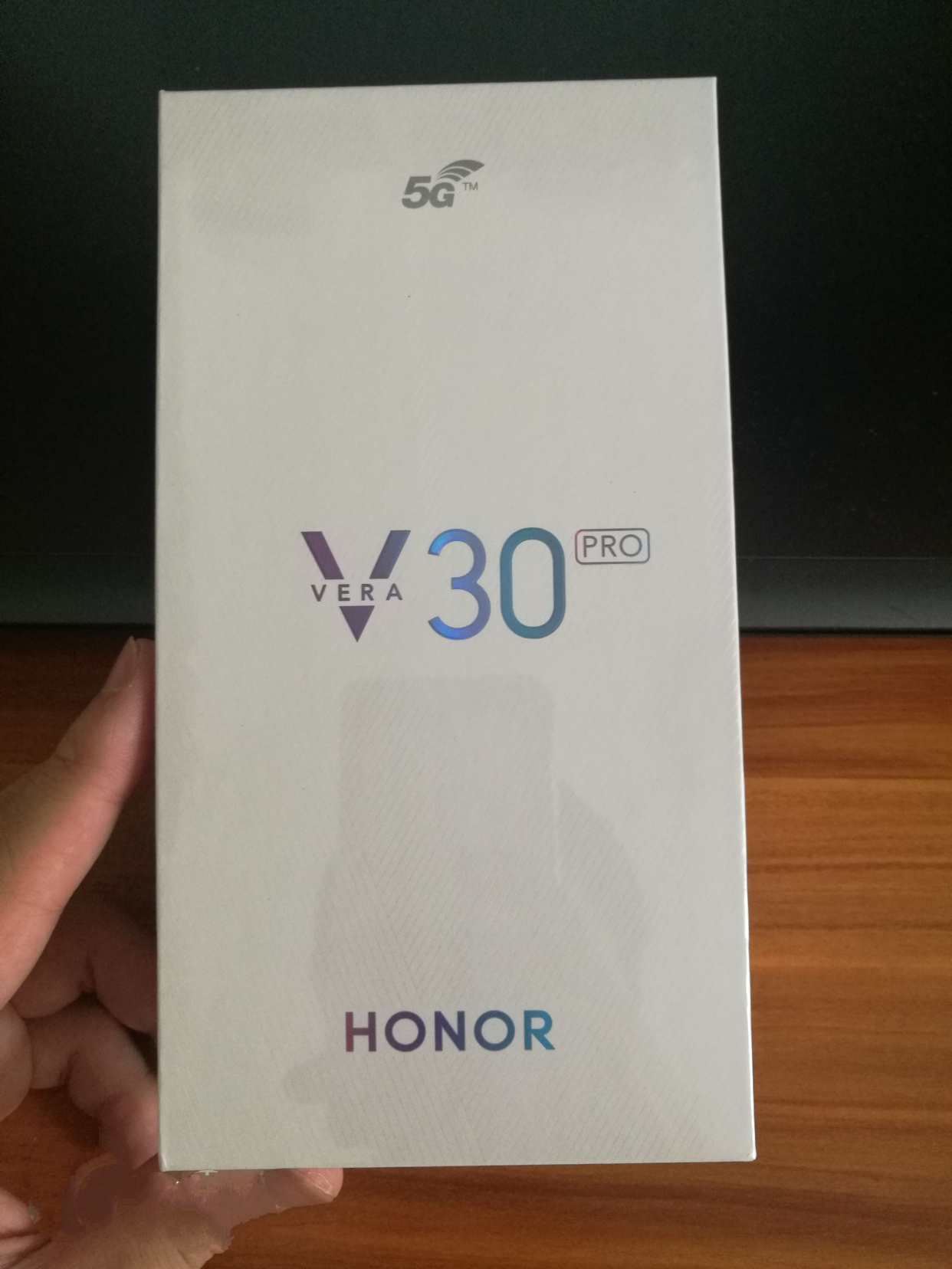 『荣耀』荣耀“放大招”,麒麟990+40W快速充电,再次降价800元!