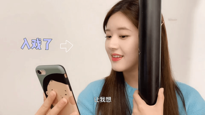 赵露思|赵露思清唱主题曲《我喜欢你》,频频出错+表情丰富,不愧是憨憨