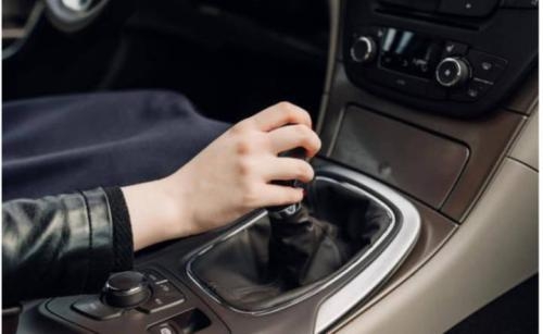 自动档|自动档是在P档点火好,还是在N档点火好?