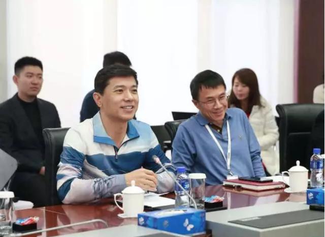 华为荣耀@铁打的CEO，流水的二把手